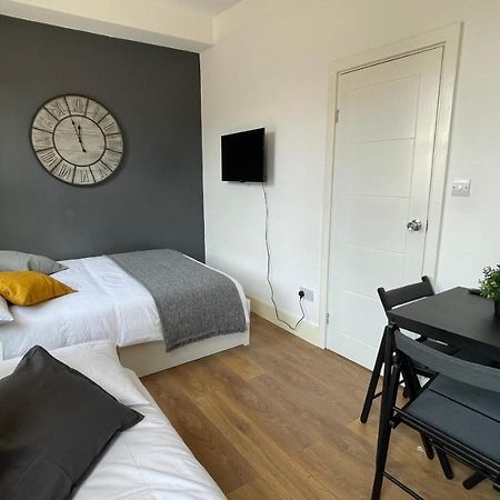 Lovely Studio Flat In The Heart Of Holloway. London Eksteriør billede