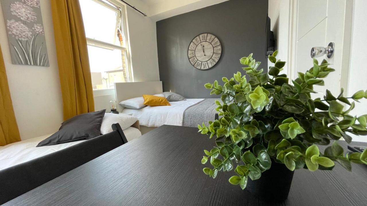 Lovely Studio Flat In The Heart Of Holloway. London Eksteriør billede